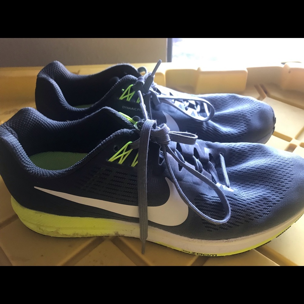 Mens Nike athletic shoe, gently used, great tread